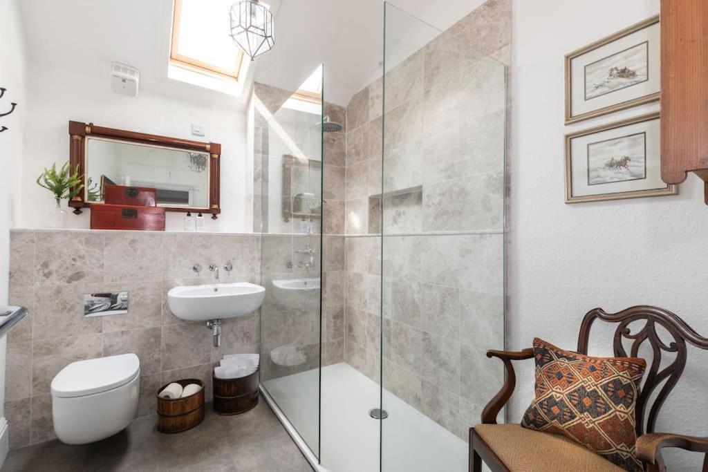 Sarah'S - A Townhouse Apartment In Georgian Holt Holt  Exteriér fotografie