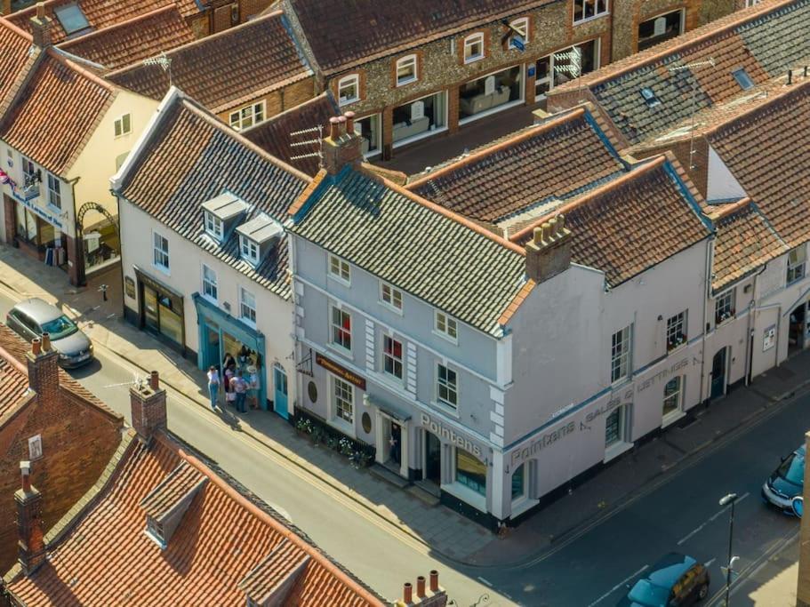 Sarah'S - A Townhouse Apartment In Georgian Holt Holt  Exteriér fotografie